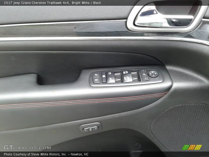 Bright White / Black 2017 Jeep Grand Cherokee Trailhawk 4x4