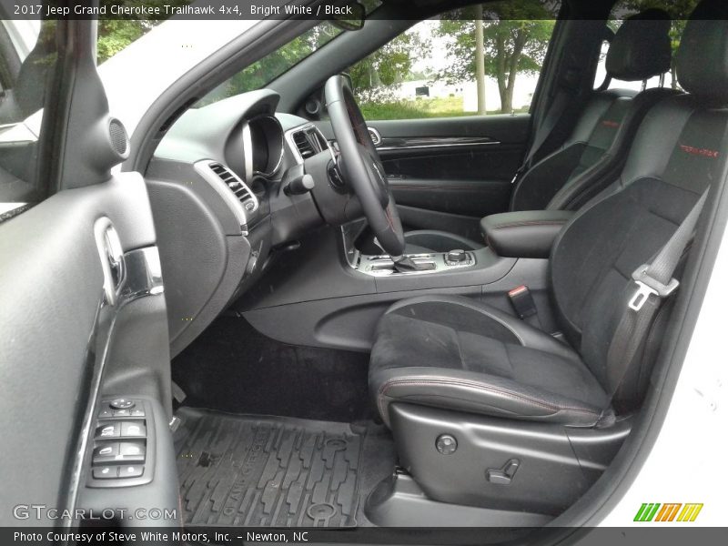 Bright White / Black 2017 Jeep Grand Cherokee Trailhawk 4x4