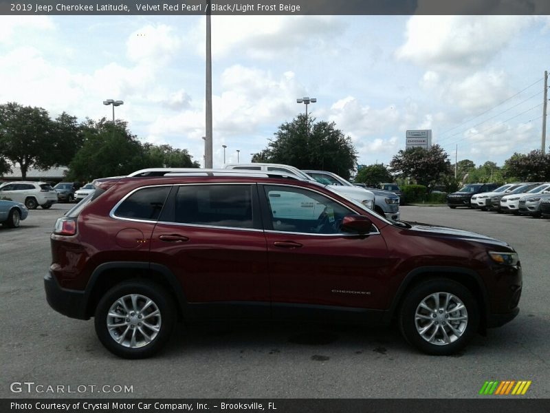 Velvet Red Pearl / Black/Light Frost Beige 2019 Jeep Cherokee Latitude