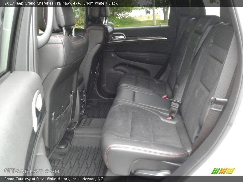 Bright White / Black 2017 Jeep Grand Cherokee Trailhawk 4x4