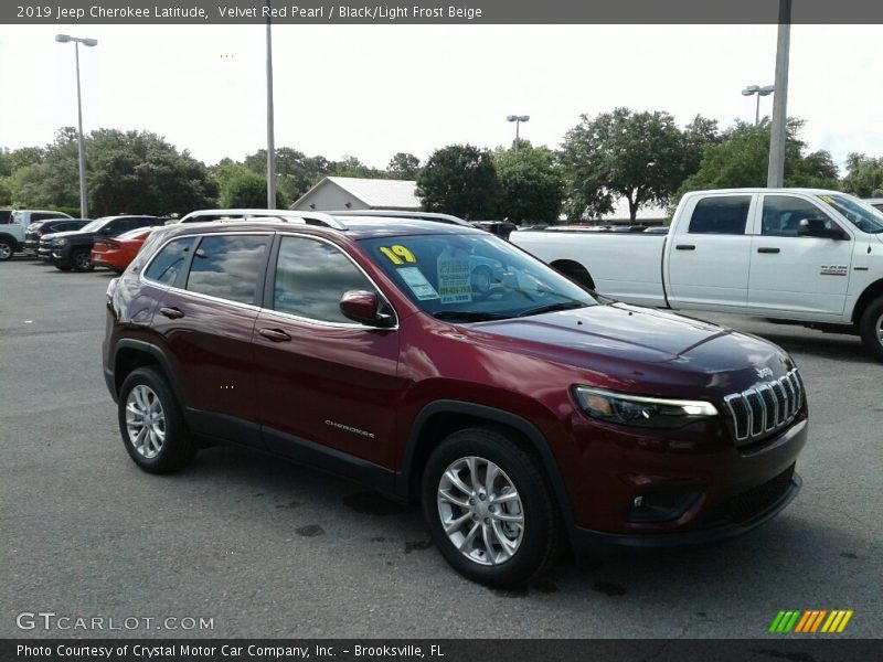 Velvet Red Pearl / Black/Light Frost Beige 2019 Jeep Cherokee Latitude