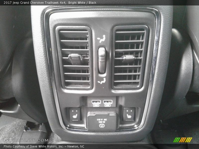 Bright White / Black 2017 Jeep Grand Cherokee Trailhawk 4x4