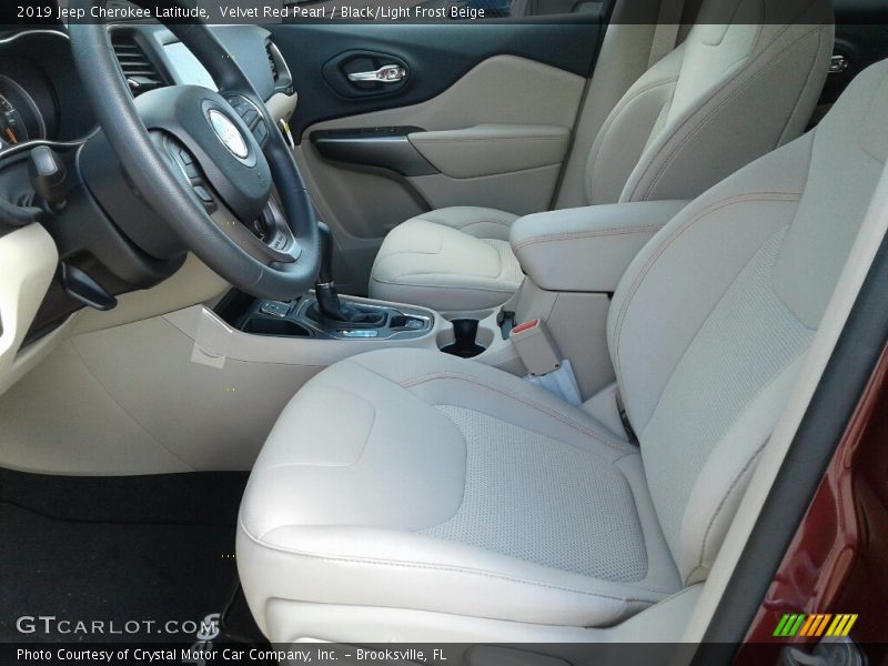 Velvet Red Pearl / Black/Light Frost Beige 2019 Jeep Cherokee Latitude