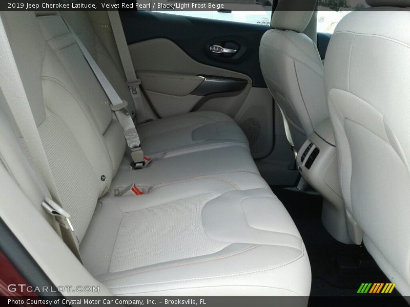 Velvet Red Pearl / Black/Light Frost Beige 2019 Jeep Cherokee Latitude