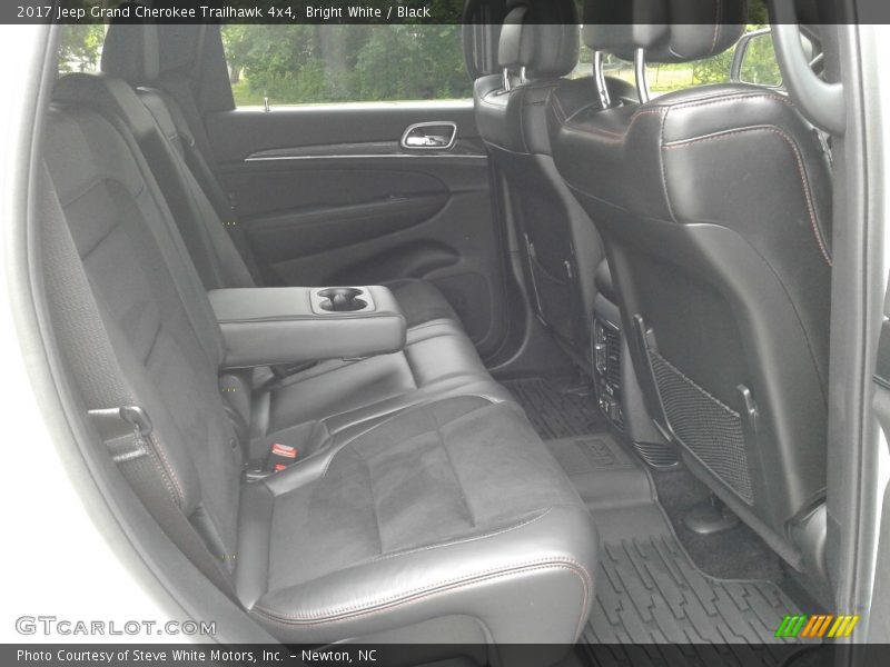 Bright White / Black 2017 Jeep Grand Cherokee Trailhawk 4x4