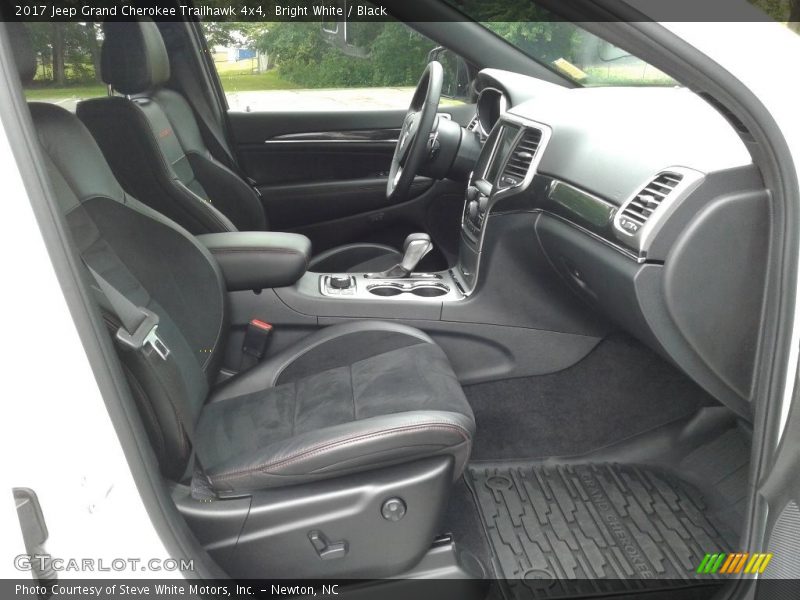 Bright White / Black 2017 Jeep Grand Cherokee Trailhawk 4x4
