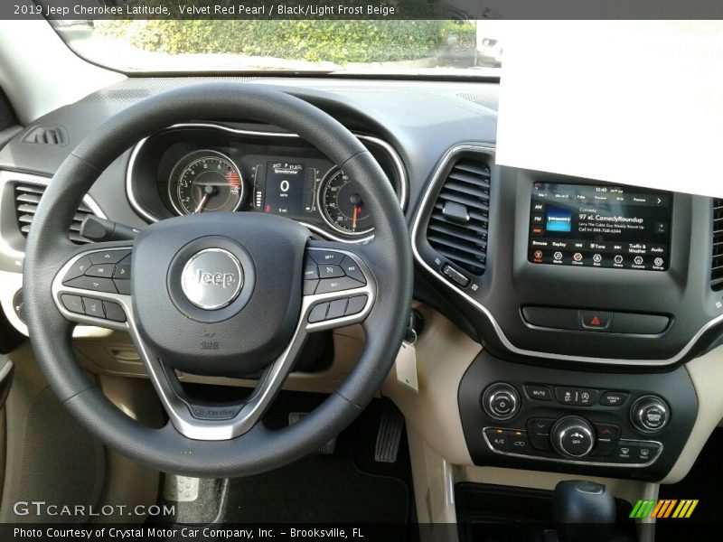 Velvet Red Pearl / Black/Light Frost Beige 2019 Jeep Cherokee Latitude