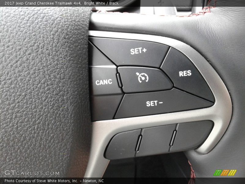 Bright White / Black 2017 Jeep Grand Cherokee Trailhawk 4x4