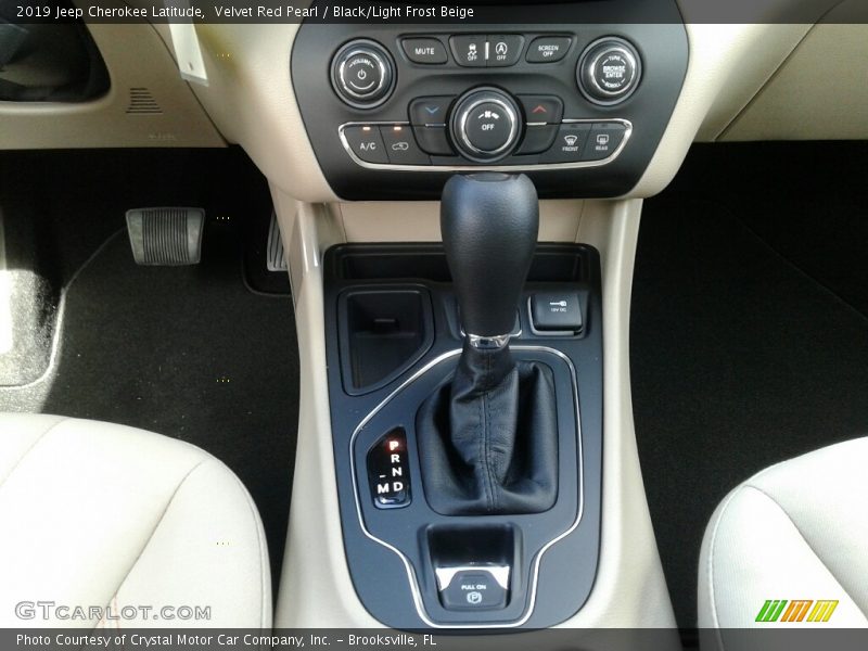 Velvet Red Pearl / Black/Light Frost Beige 2019 Jeep Cherokee Latitude