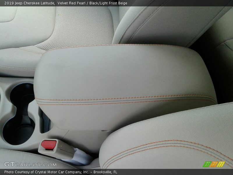 Velvet Red Pearl / Black/Light Frost Beige 2019 Jeep Cherokee Latitude