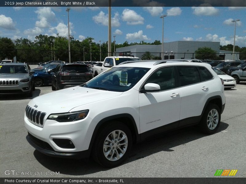 Bright White / Black 2019 Jeep Cherokee Latitude