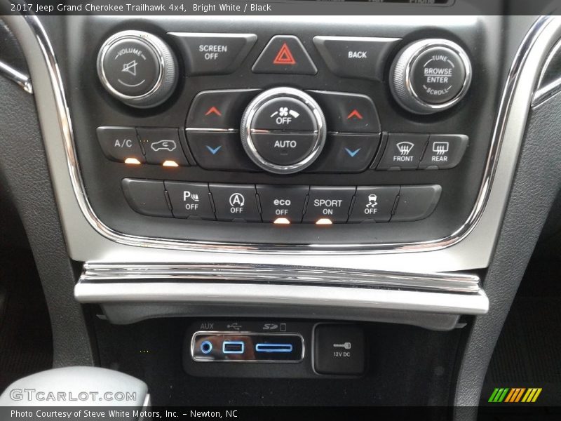 Bright White / Black 2017 Jeep Grand Cherokee Trailhawk 4x4