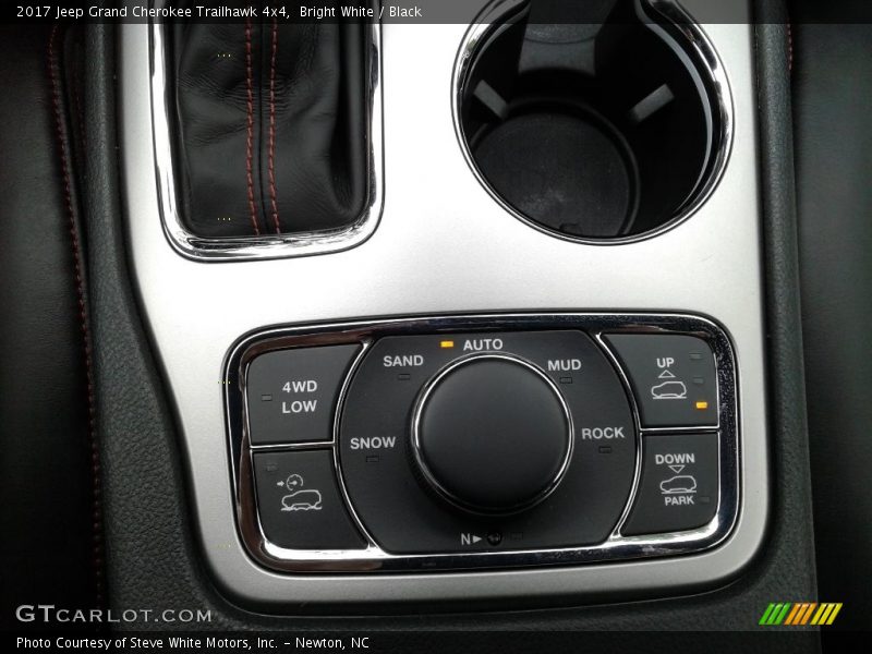 Bright White / Black 2017 Jeep Grand Cherokee Trailhawk 4x4