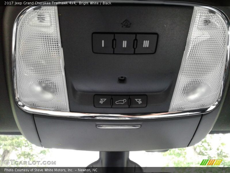 Bright White / Black 2017 Jeep Grand Cherokee Trailhawk 4x4