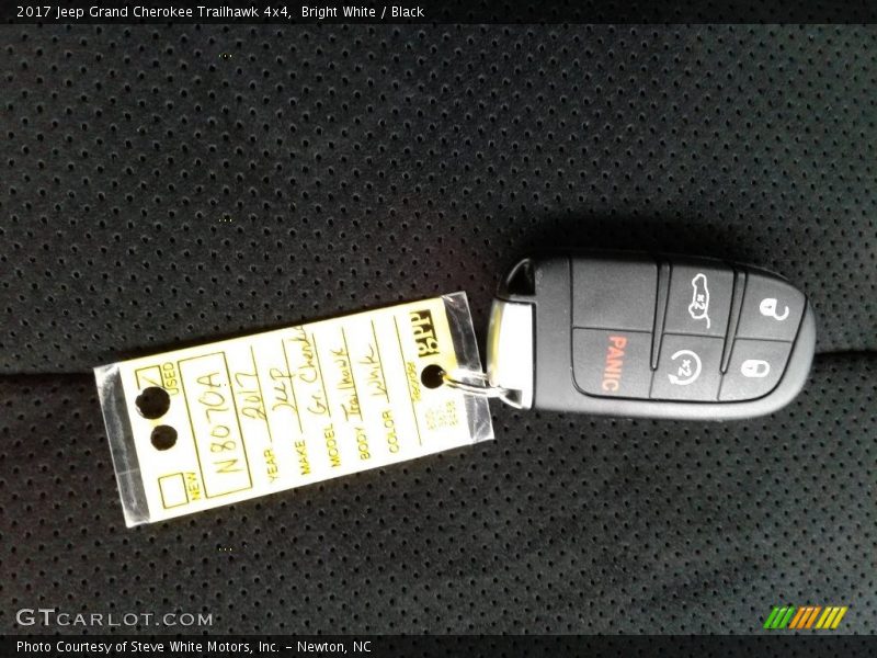 Bright White / Black 2017 Jeep Grand Cherokee Trailhawk 4x4