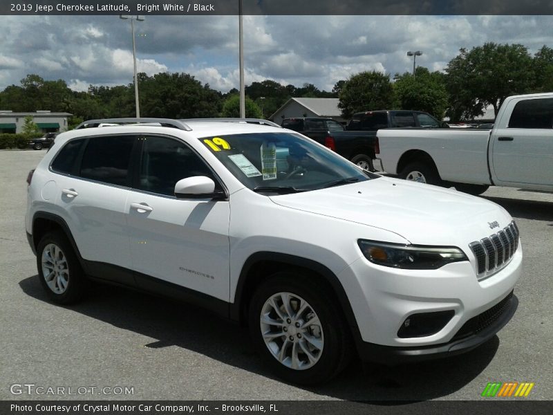 Bright White / Black 2019 Jeep Cherokee Latitude