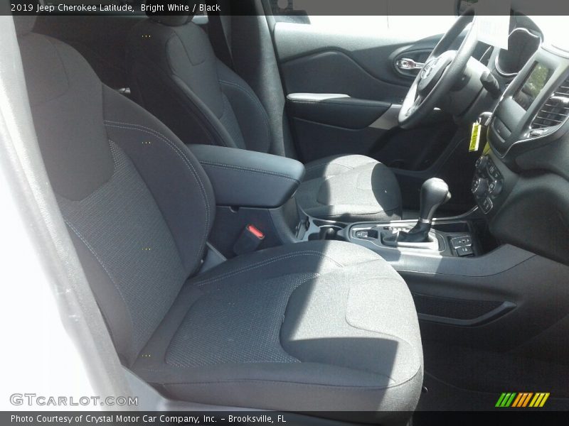 Bright White / Black 2019 Jeep Cherokee Latitude