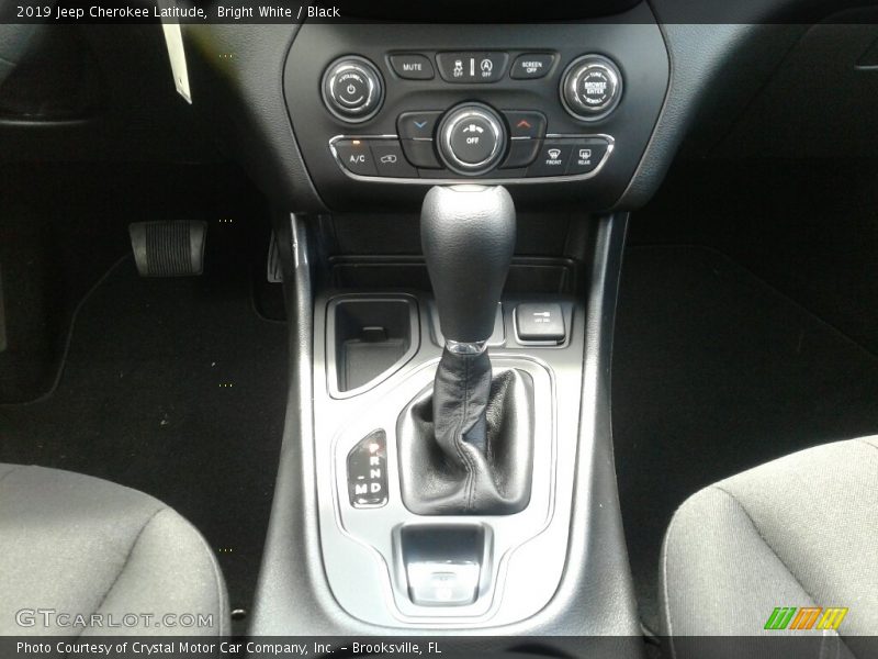 Bright White / Black 2019 Jeep Cherokee Latitude