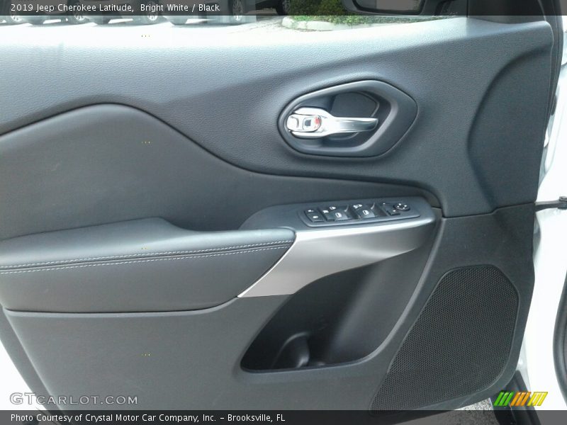 Bright White / Black 2019 Jeep Cherokee Latitude