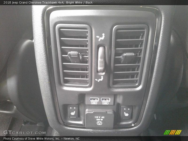 Controls of 2018 Grand Cherokee Trackhawk 4x4