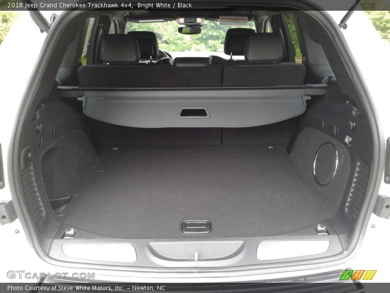  2018 Grand Cherokee Trackhawk 4x4 Trunk