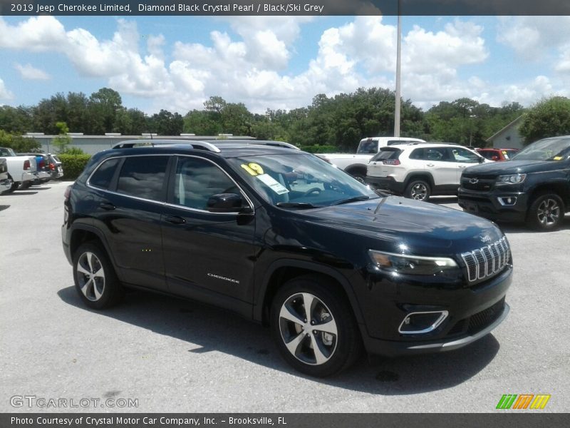 Diamond Black Crystal Pearl / Black/Ski Grey 2019 Jeep Cherokee Limited