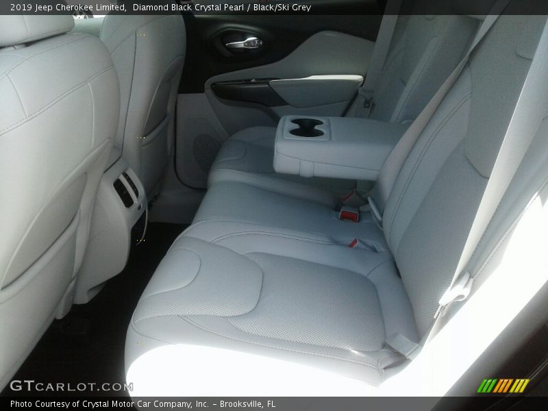 Diamond Black Crystal Pearl / Black/Ski Grey 2019 Jeep Cherokee Limited