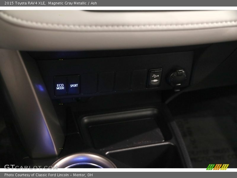 Magnetic Gray Metallic / Ash 2015 Toyota RAV4 XLE