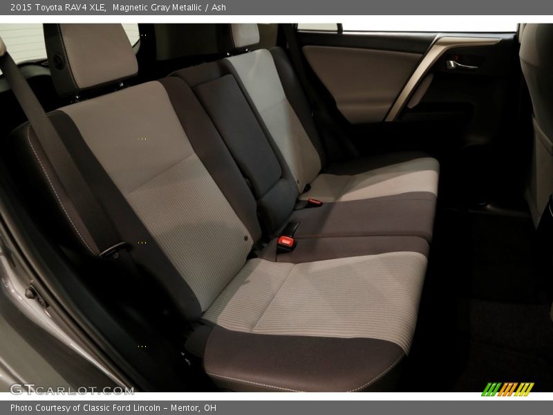 Magnetic Gray Metallic / Ash 2015 Toyota RAV4 XLE