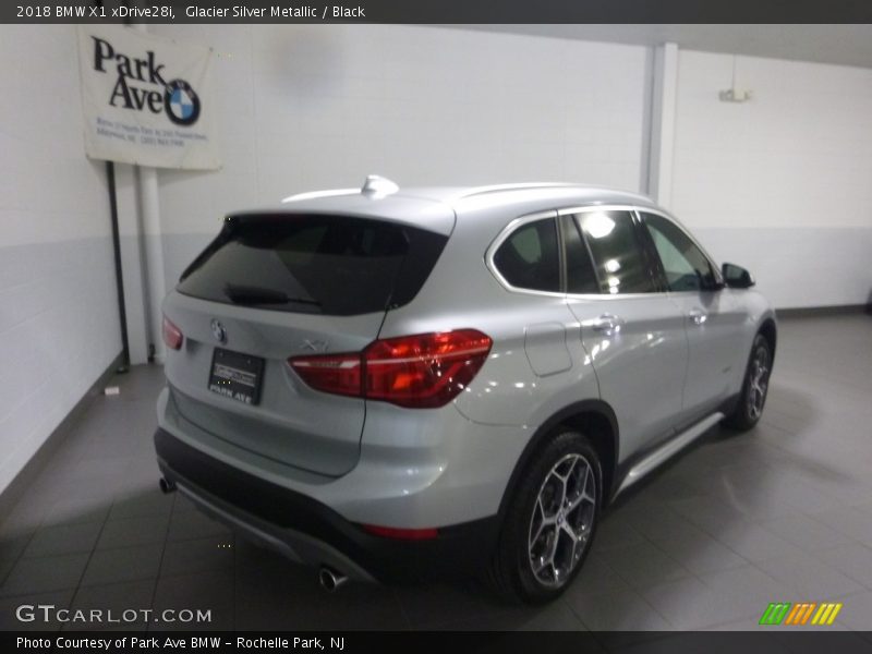 Glacier Silver Metallic / Black 2018 BMW X1 xDrive28i