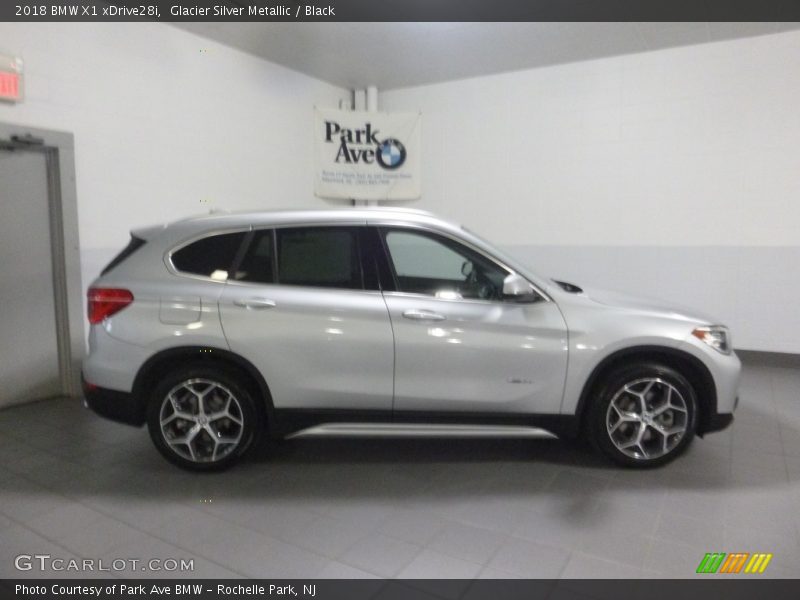 Glacier Silver Metallic / Black 2018 BMW X1 xDrive28i