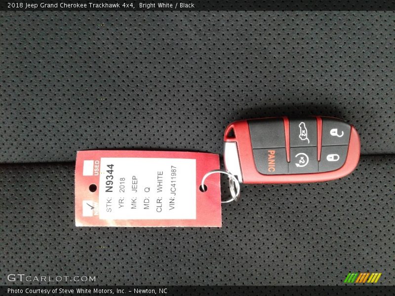 Keys of 2018 Grand Cherokee Trackhawk 4x4