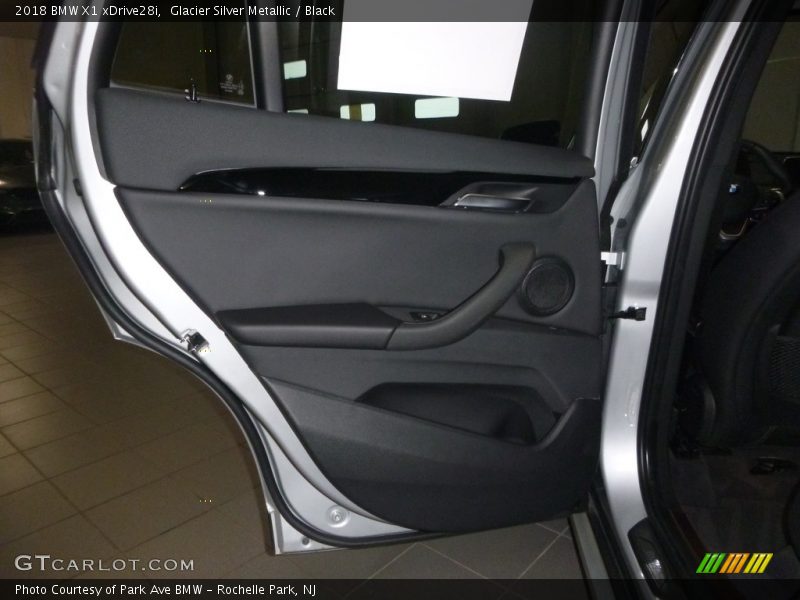 Glacier Silver Metallic / Black 2018 BMW X1 xDrive28i