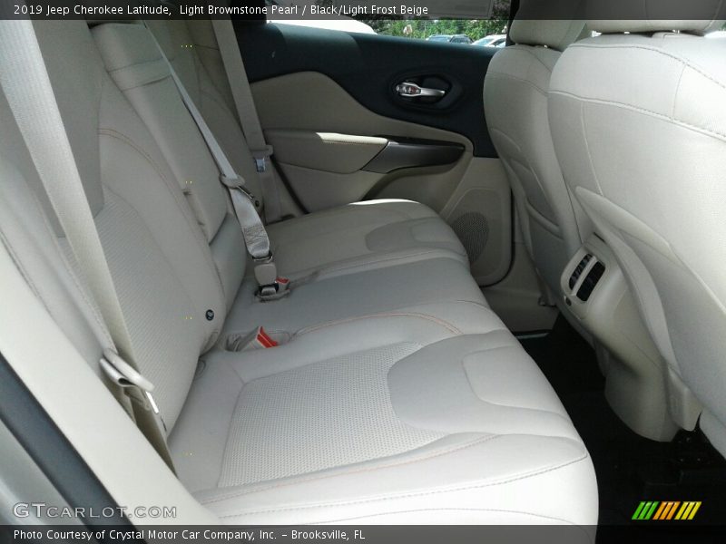 Light Brownstone Pearl / Black/Light Frost Beige 2019 Jeep Cherokee Latitude
