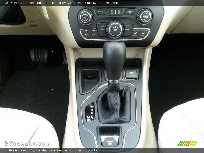 Light Brownstone Pearl / Black/Light Frost Beige 2019 Jeep Cherokee Latitude