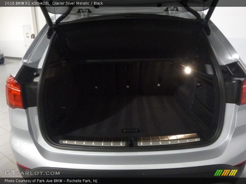 Glacier Silver Metallic / Black 2018 BMW X1 xDrive28i