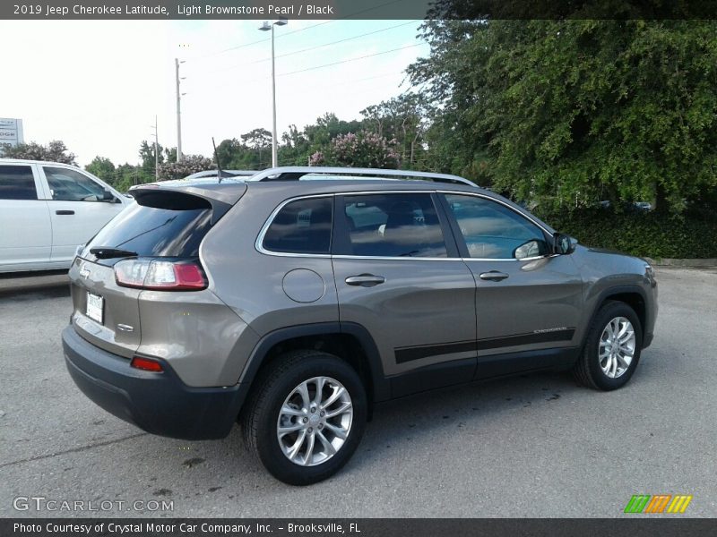 Light Brownstone Pearl / Black 2019 Jeep Cherokee Latitude