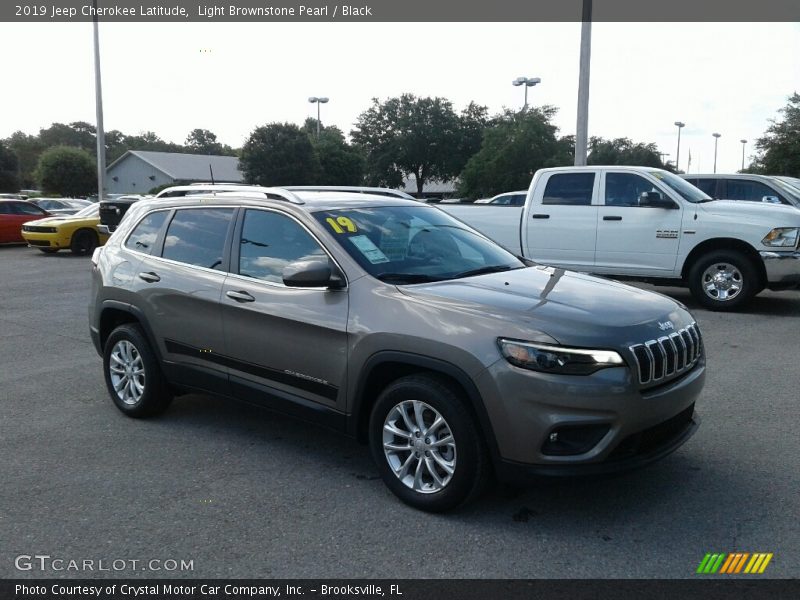 Light Brownstone Pearl / Black 2019 Jeep Cherokee Latitude