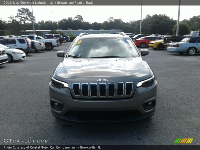 Light Brownstone Pearl / Black 2019 Jeep Cherokee Latitude
