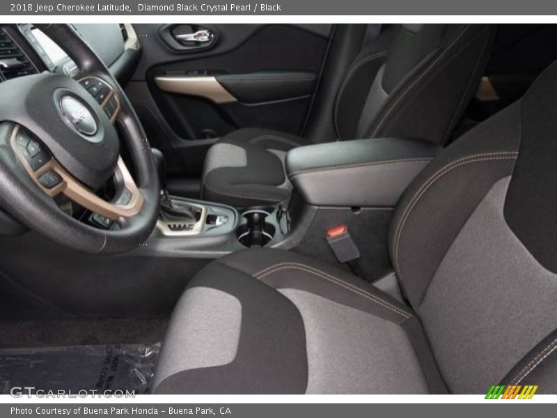Diamond Black Crystal Pearl / Black 2018 Jeep Cherokee Latitude