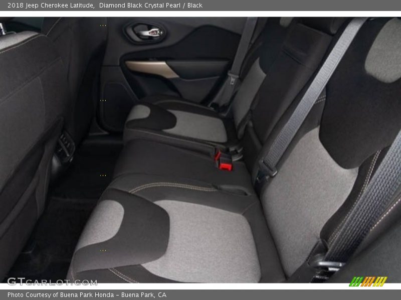 Diamond Black Crystal Pearl / Black 2018 Jeep Cherokee Latitude