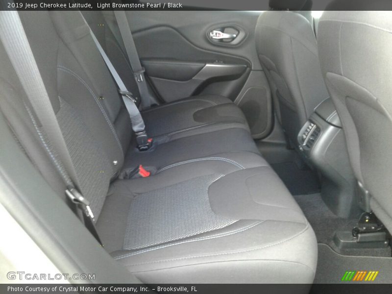 Light Brownstone Pearl / Black 2019 Jeep Cherokee Latitude
