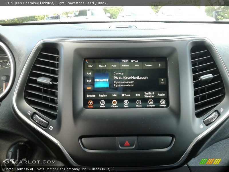 Light Brownstone Pearl / Black 2019 Jeep Cherokee Latitude