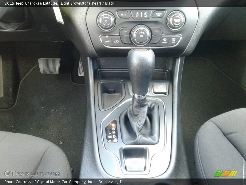 Light Brownstone Pearl / Black 2019 Jeep Cherokee Latitude