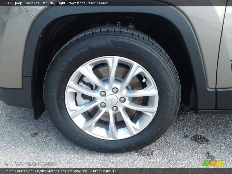 Light Brownstone Pearl / Black 2019 Jeep Cherokee Latitude