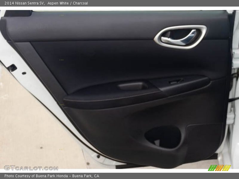 Aspen White / Charcoal 2014 Nissan Sentra SV
