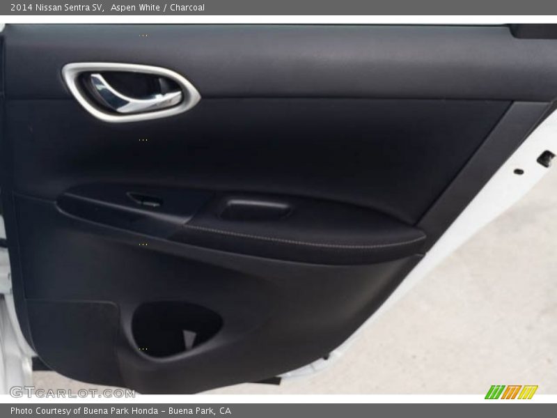 Aspen White / Charcoal 2014 Nissan Sentra SV