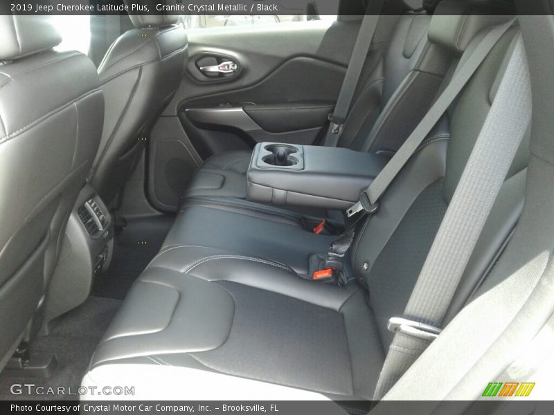 Granite Crystal Metallic / Black 2019 Jeep Cherokee Latitude Plus