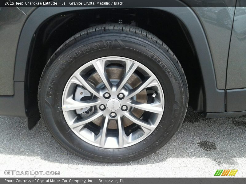 Granite Crystal Metallic / Black 2019 Jeep Cherokee Latitude Plus