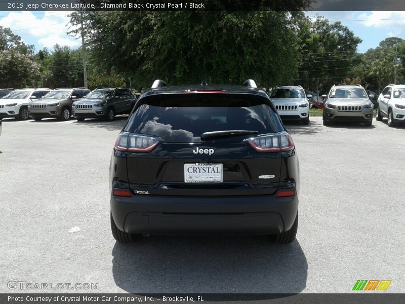 Diamond Black Crystal Pearl / Black 2019 Jeep Cherokee Latitude